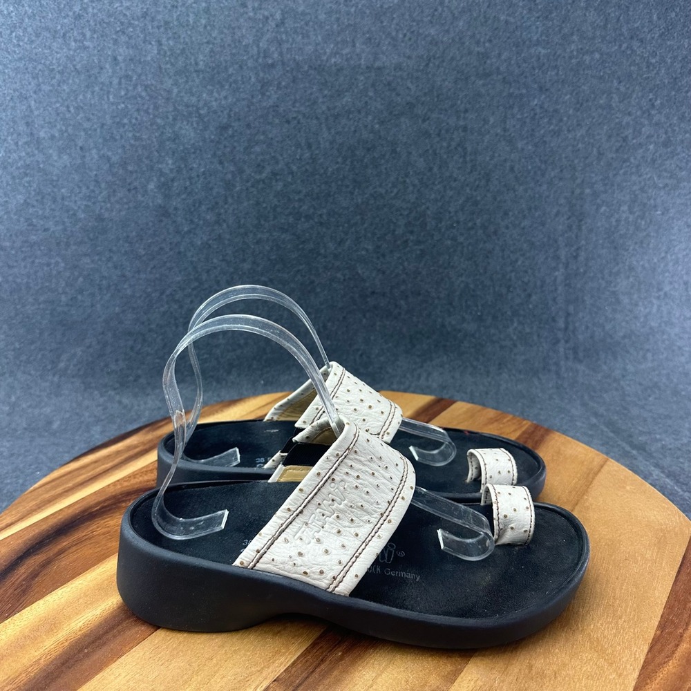 Tatami by Birkenstock Womens 7 Ostrich Embossed Leather Toe Loop Sandals Cream